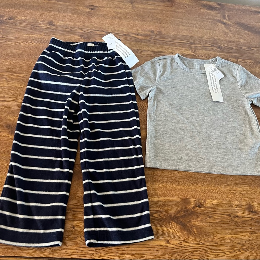 Gap kids size 4 NWT 2 piece pajama set